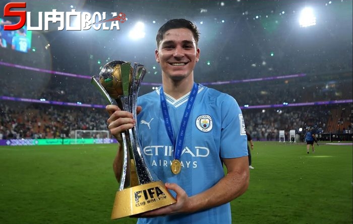 Kembali Gembosi Man City, Arsenal Buka Peluang Angkut Julian Alvarez