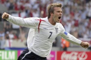 David Beckham merayakan gol pembuka dalam laga babak 16 besar Piala Dunia 2006 antara Inggris vs Ekuador di Stuttgart, Jerman, Minggu (25/6/2006). (c) AP Photo/Matt Dunham