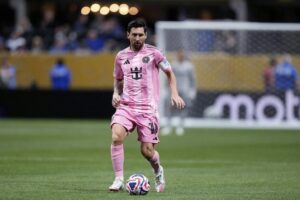 Kapten Inter Miami, Lionel Messi saat laga melawan FC Porto, 19 Juni 2025. (c) AP Photo/Brynn Anderson