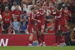 Hugo Ekitike merayakan golnya di laga Liverpool vs Bournemouth, Sabtu (16/8/2025). (c) AP Photo/Ian Hodgson