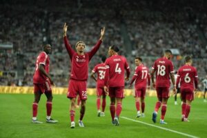 Pemain Liverpool Hugo Ekitike merayakan gol yang dicetaknya dalam laga Premier League melawan Newcastle, Selasa (26/8/2025). (c) AP Photo/Jon Super