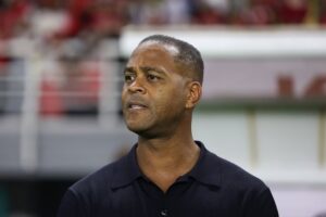 Aksi Patrick Kluivert pada laga Timnas Indonesia vs Lebanon di Stadion Gelora Bung Tomo, Selasa (8/9) malam WIB (c) Abdul Aziz