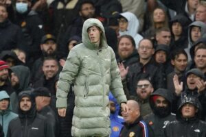 Pemain Chelsea, Cole Palmer setelah ditarik keluar pada laga melawan Manchester United di Old Trafford. (c) AP Photo/Dave Thompson