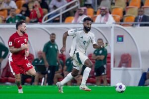 Aksi Firas Al Buraikan pada laga Timnas Indonesia vs Arab Saudi di Kualifikasi Piala Dunia 2026 zona Asia (c) Dok. Saudi National Team/@SaudiNT