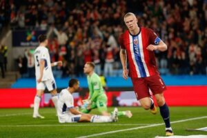 Penyerang Timnas Norwegia, Erling Haaland, merayakan gol dalam pertandingan Kualifikasi Piala Dunia 2026 antara Norwegia dan Israel di Oslo, 11 Oktober 2025 (c) Jonas Been Henriksen/NTB Scanpix via AP