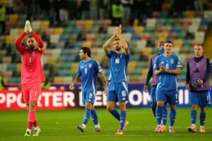 Para pemain Italia usai laga melawan Israel di Kualifikasi Piala Dunia 2026 Grup I di Bluenergy Stadium. (c) AP Photo/Luca Bruno