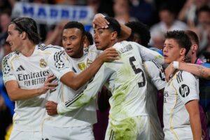 Momen selebrasi Jude Bellingham (Real Madrid) bersama rekan setim setelah mencetak gol ke gawang Juventus dalam laga Liga Champions di Madrid, Spanyol, 23 Oktober 2025 (c) AP Photo/Manu Fernandez