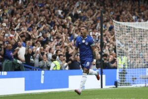 Selebrasi Enzo Fernandez usai mencetak gol di laga Chelsea vs Fulham, Sabtu (30/8/2025). (c) AP Photo/Ian Walton