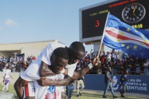 Stopira merayakan bersama rekan setimnya setelah mengalahkan Eswatini dalam laga kualifikasi Piala Dunia di Estadio Nacional di Praia, Cape Verde, 13 Oktober 2025 (c) AP Photo/Cristiano Barbosa