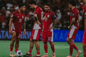 Para pemain tim nasional Indonesia pada laga Grup B putaran keempat Kualifikasi Piala Dunia 2026 zona Asia kontra Irak di Stadion King Abdullah Sports City, Jeddah, Sabtu (11/10/2025) malam waktu setempat. Indonesia kalah 0-1 pada laga tersebut dan gagal ke Piala Dunia 2026. Media Vietnam dan Timur Tengah Soroti Kekalahan Inodnesia vs Irak: Singgung Strategi Patrick Kluivert dan Keputusan Kontroversial Wasit(PSSI)