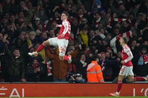 Pemain Arsenal, Martin Zubimendi (atas), merayakan gol pada laga Premier League/Liga Inggris antara Arsenal vs Aston Villa di London, Selasa, 30 Desember 2025 (c) AP Photo/Alastair Grant
