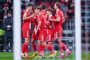 Selebrasi pemain Bayern Munchen merayakan gol Lennart Karl di laga melawan FSV Mainz 05. (c) Sven Hoppe/dpa via AP