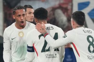 Skuad Chelsea merayakan gol Joao Pedro ke gawang Atalanta, Rabu (10/12/2025) (c) AP Photo/Antonio Calanni