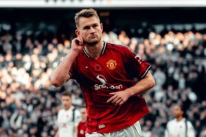 Selebrasi Matthijs De Ligt usai membobol gawang Tottenham (c) MUFC Official