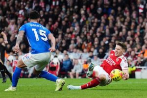 Pemain Arsenal Viktor Gyokeres (kanan) mencetak gol pada laga Premier League/Liga Inggris antara Arsenal vs Sunderland di London, Sabtu, 7 Februari 2026 (c) John Walton/PA via AP